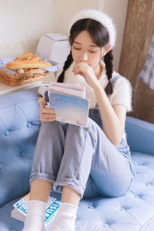 越跳衣服越少的舞蹈视频